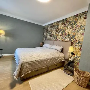 https://luxury-2-bedroom-top-central-apartment.sofiahotelsbg.com